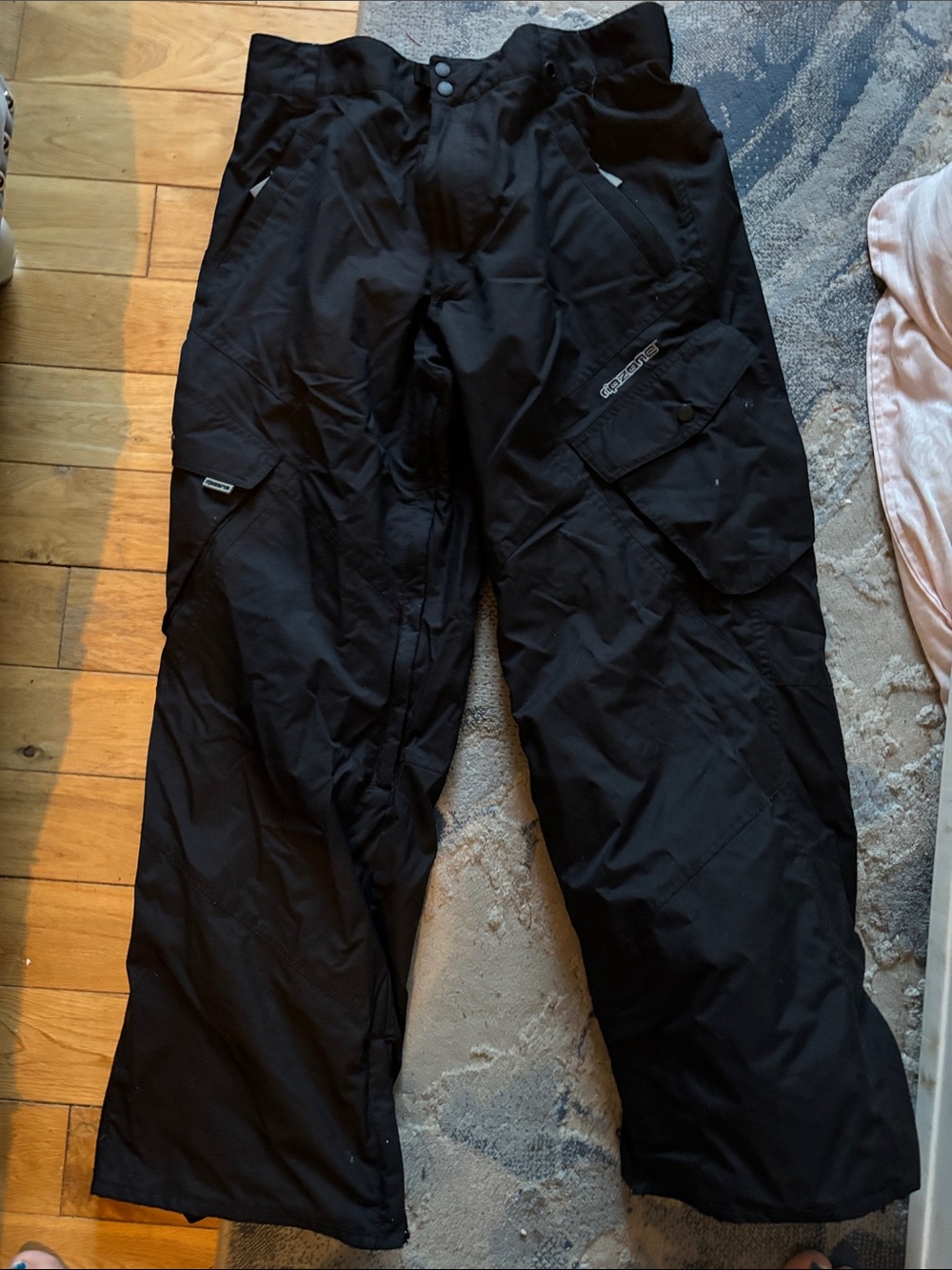 Black Men's Cargo Snow Pants with Multiple Pockets